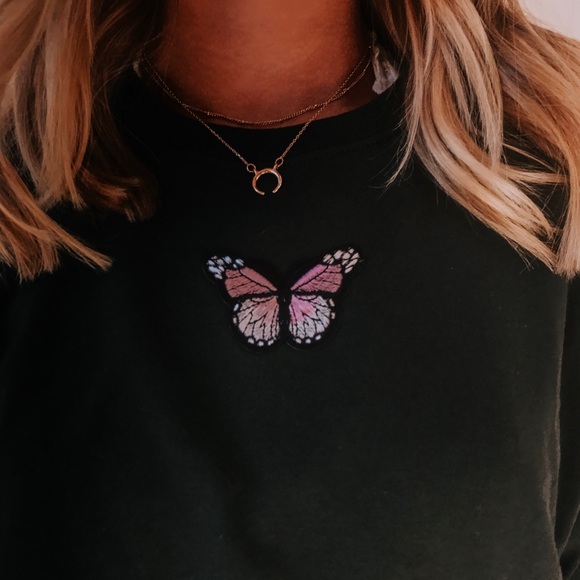 dark green t-shirt with pink butterfly patch🧸 - Picture 3 of 4